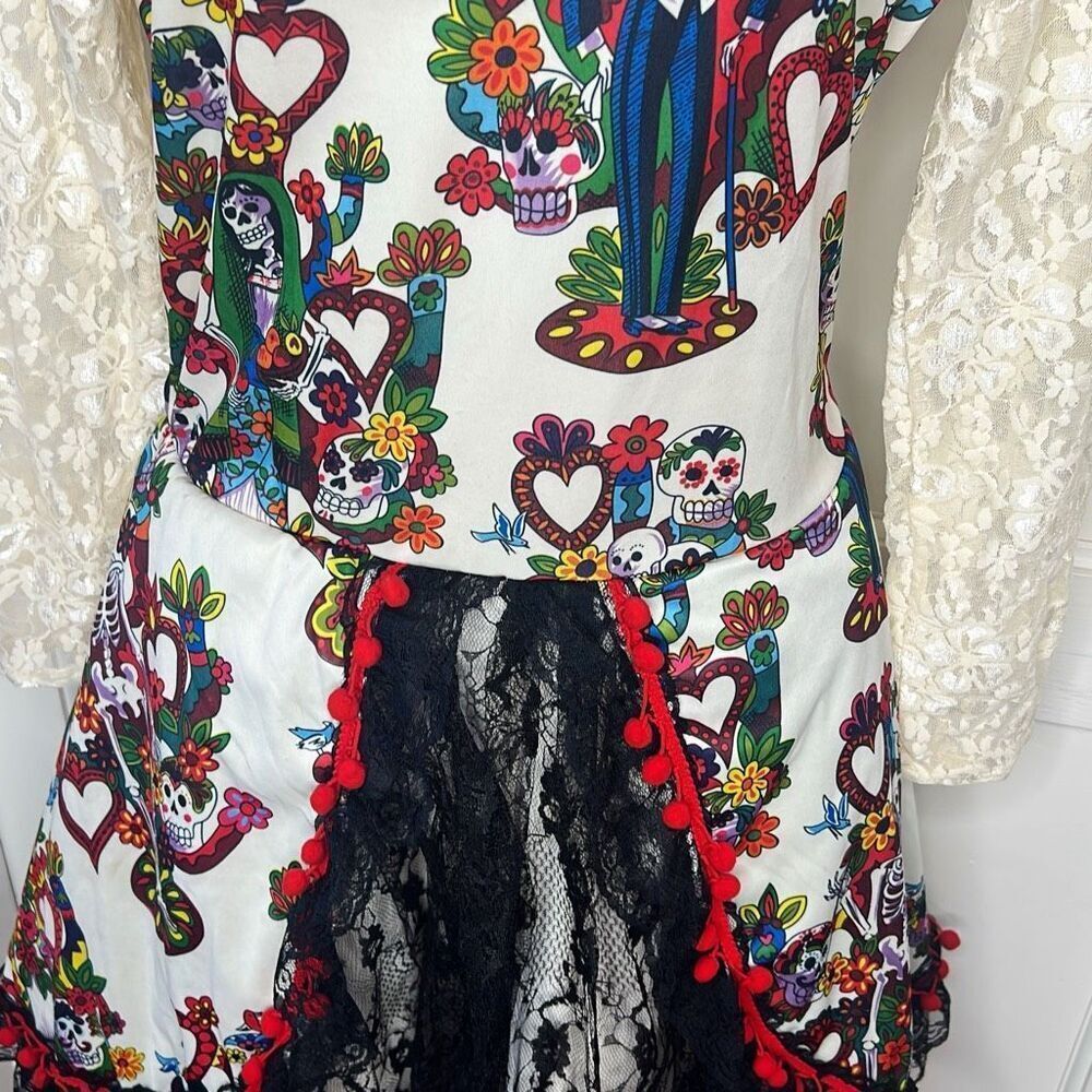 Lace & Floral Mixed-Media Women’s Dress - White/Black with Multicolor Accents - Picture 3 of 8